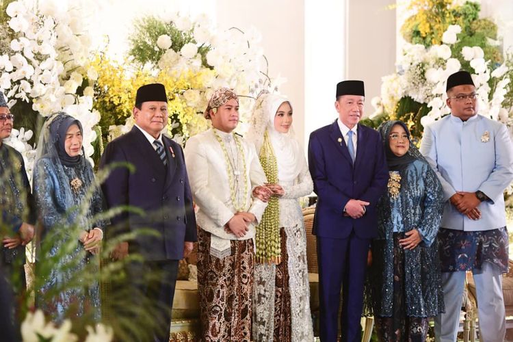 Presiden Prabowo Subianto dan Joko Widodo jadi saksi nikah Agung Suherman dan Aulia Mahardiana, Minggu (18/1/2026).