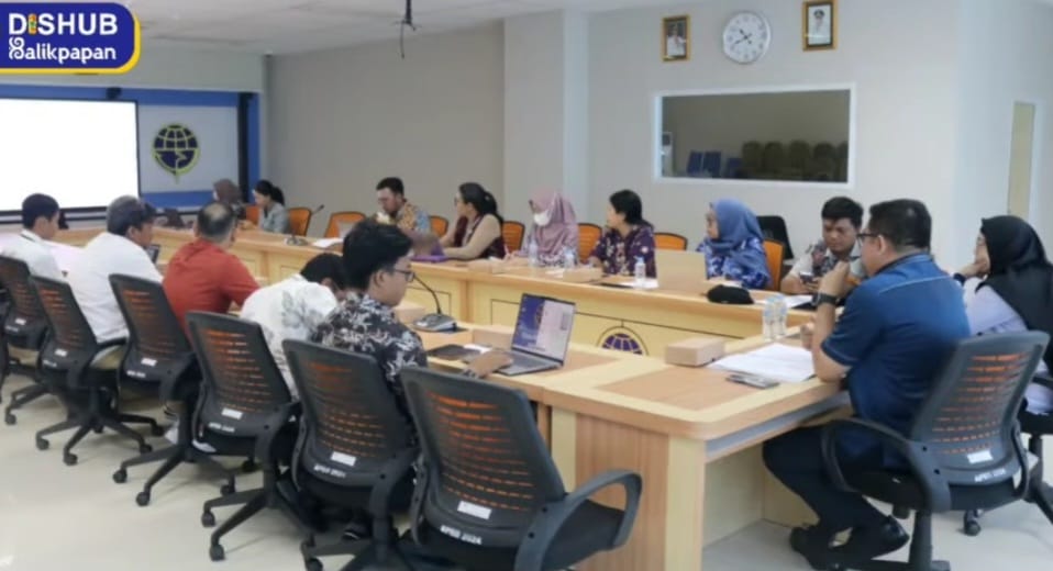 RAKOR: Dishub menggelar rapat potensi efisiensi anggaran khususnya tentang pembayaran PJU. (IST)