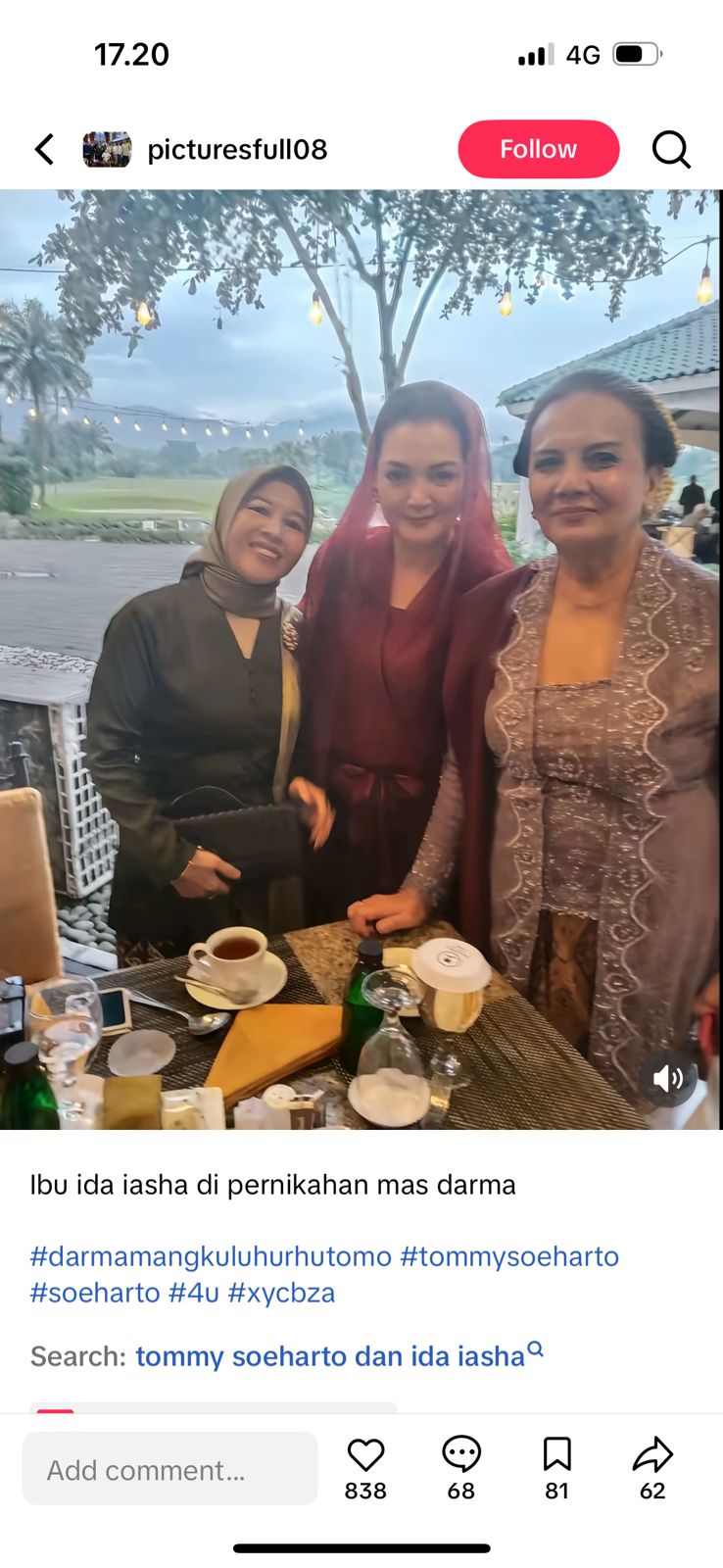 Ida Iasha, istri Tommy Soeharto sekarang, di pernikahan Darma Mangkuluhur. Ia (tengah) berfoto bersama Halimah dan Christine Hakim.