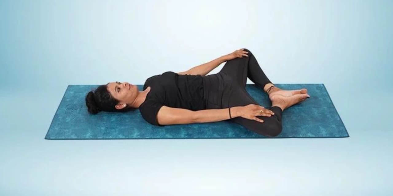 Pose Yoga untuk mengatasi nyeri haid.