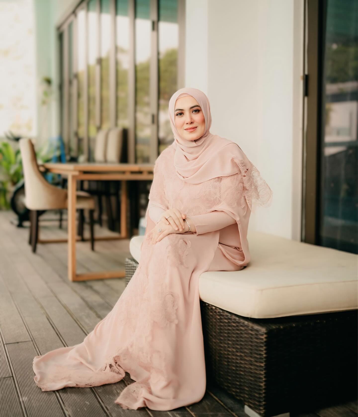 Datin Sri Vie Shantie Khan, diduga istri kelima Gubernur Aceh Mualem.
