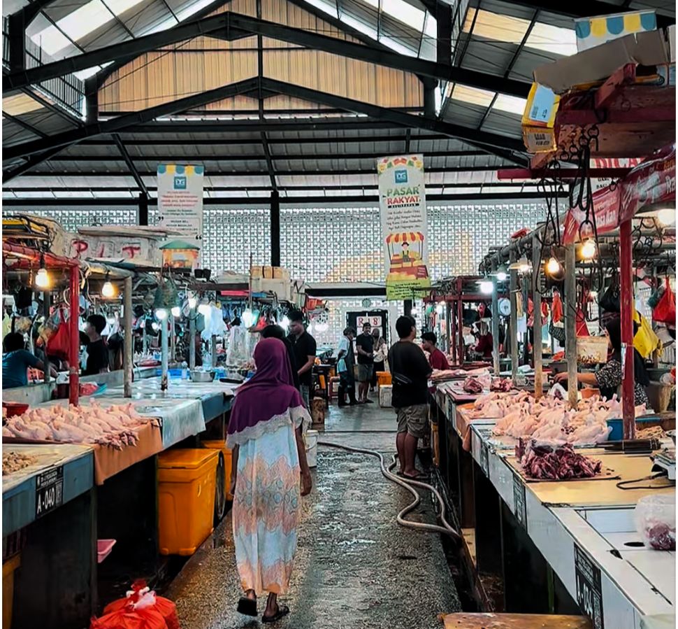 JAGA BAHAN POKOK: Ilustrasi salah satu pasar tradisional di Balikpapan. Jelang Ramadan DPRD memberi atensi khusus agar stok dan harga bahan pokok di pasar aman dan stabil.