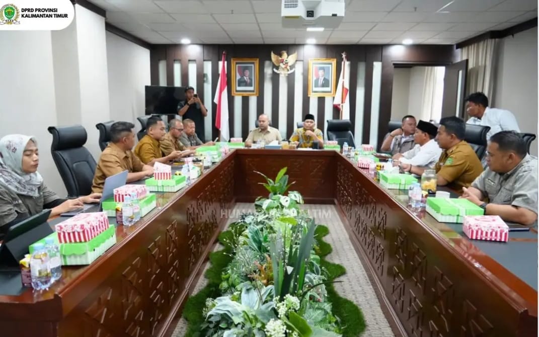 DPRD Kaltim saat menerima kunjungan Kepala Desa Sidomulyo dan Sungai Meriam, Senin (19/1/2026). (Humas DPRD Kaltim)
