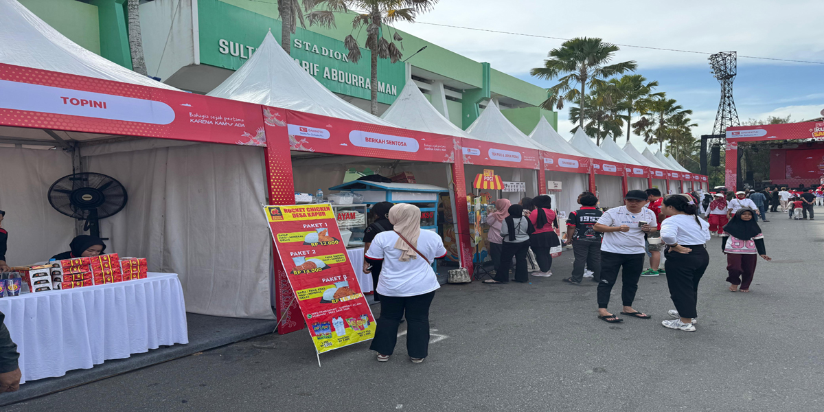 Stand UMKM lokal  di area Daihatsu Kumpul Sahabat Pontianak