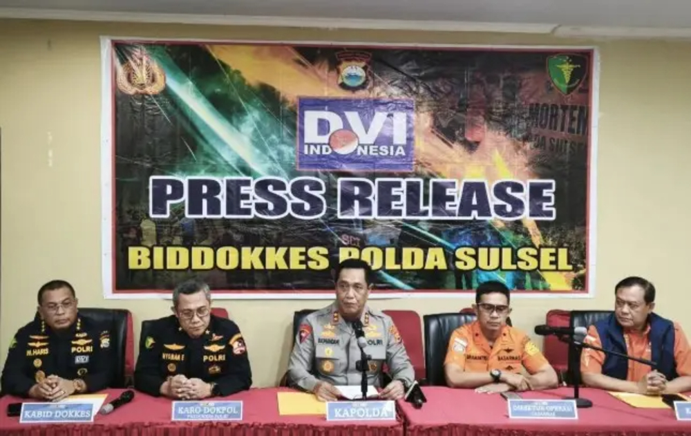 PRAMUGARI: Melalui siaran pers, korban pesawat ATR terindentifikasi pramugari Florencia Lolita.