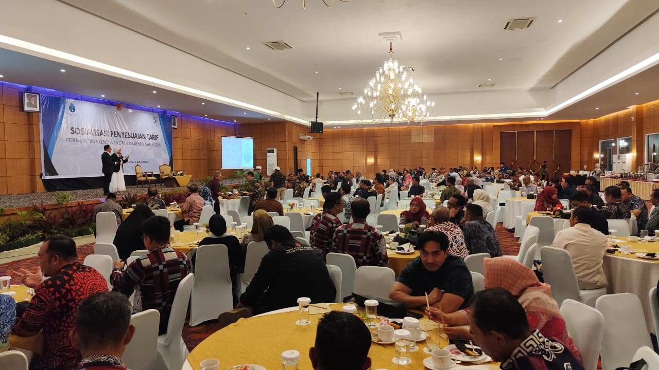 INFORMASI: Suasana sosialisasi kenaikan tarif layanan Perumda Tirta Kencana Samarinda bersama pemerintah dan kelompok masyarakat di Hotel Puri Senyiur, Kamis (22/1).