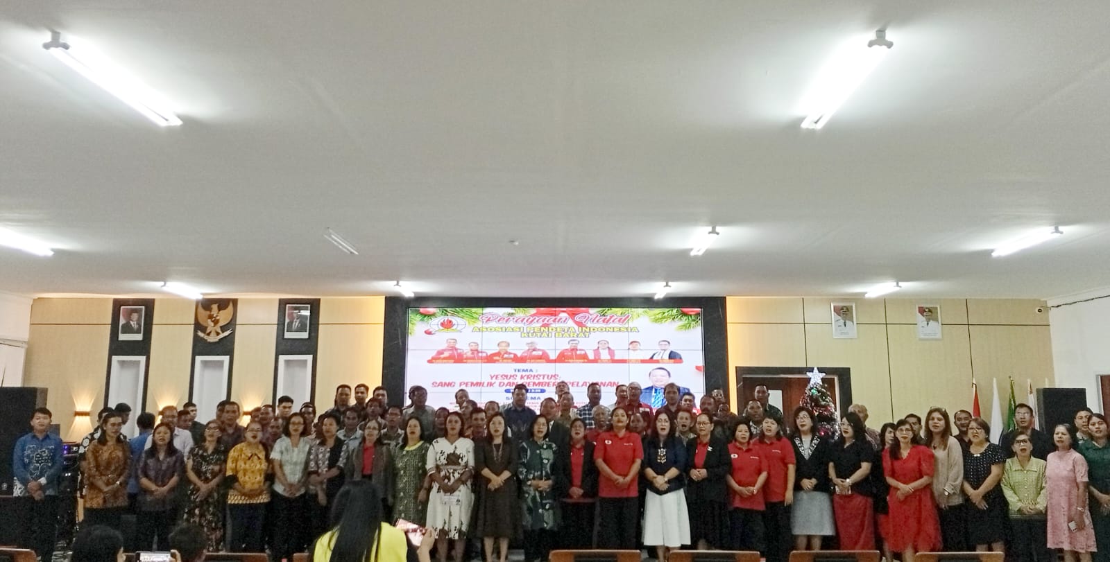 Persembahan pujian dari segenap pengurus DPC API Kabupaten Kutai Barat.
