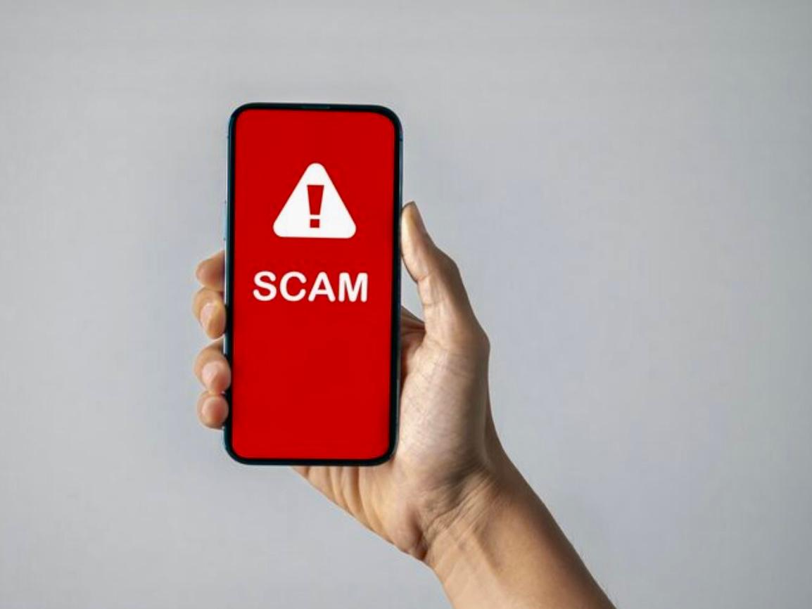 MENYADARI: Salah satu tantangan terbesar penanganan scam yakni keterlambatan pelaporan. Sekitar 80 persen laporan diterima lebih dari 12 jam setelah kejadian.