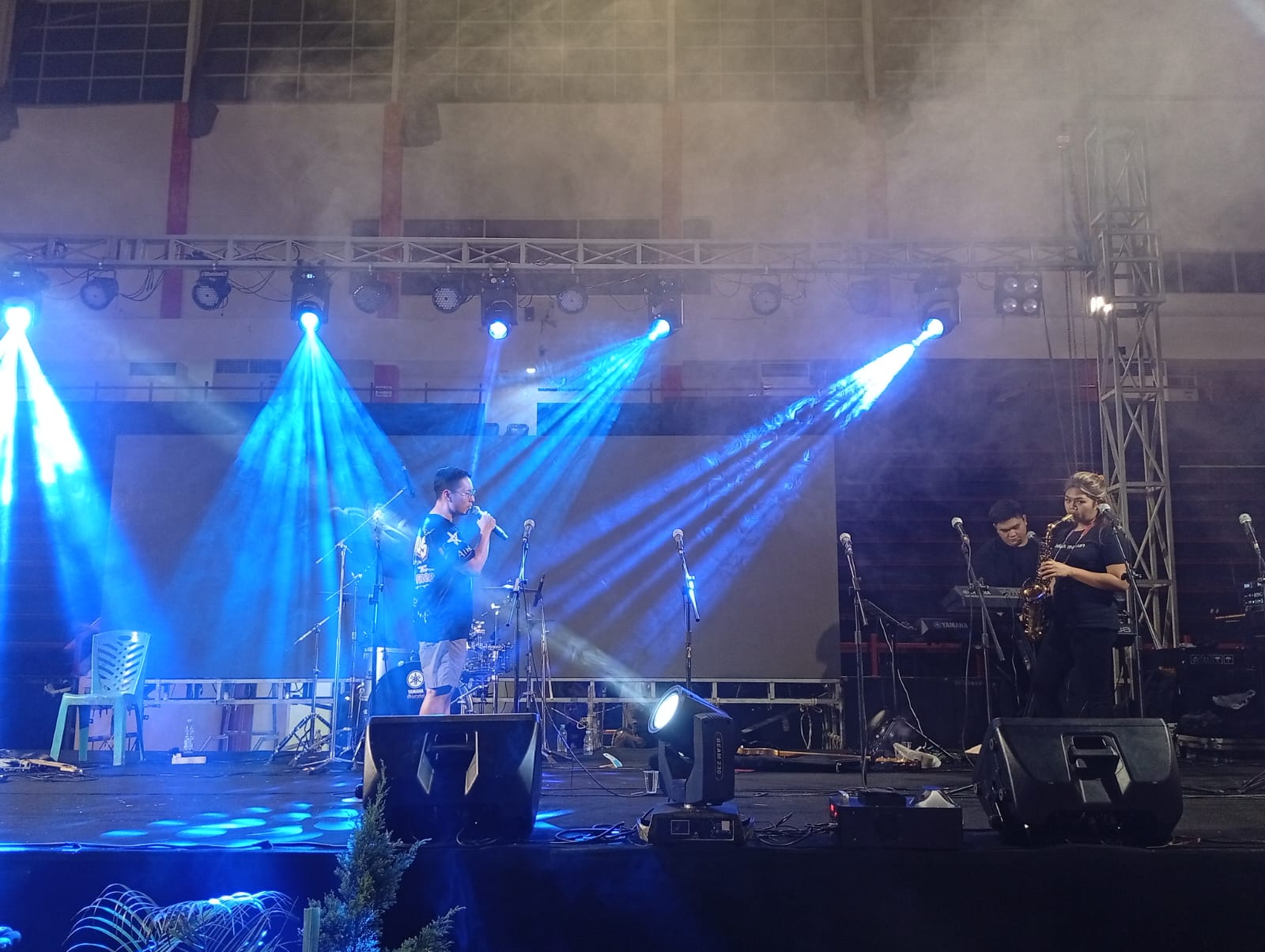 Fandy Kerispatih saat cek sound perayaan natal bersama di Kutai Barat.