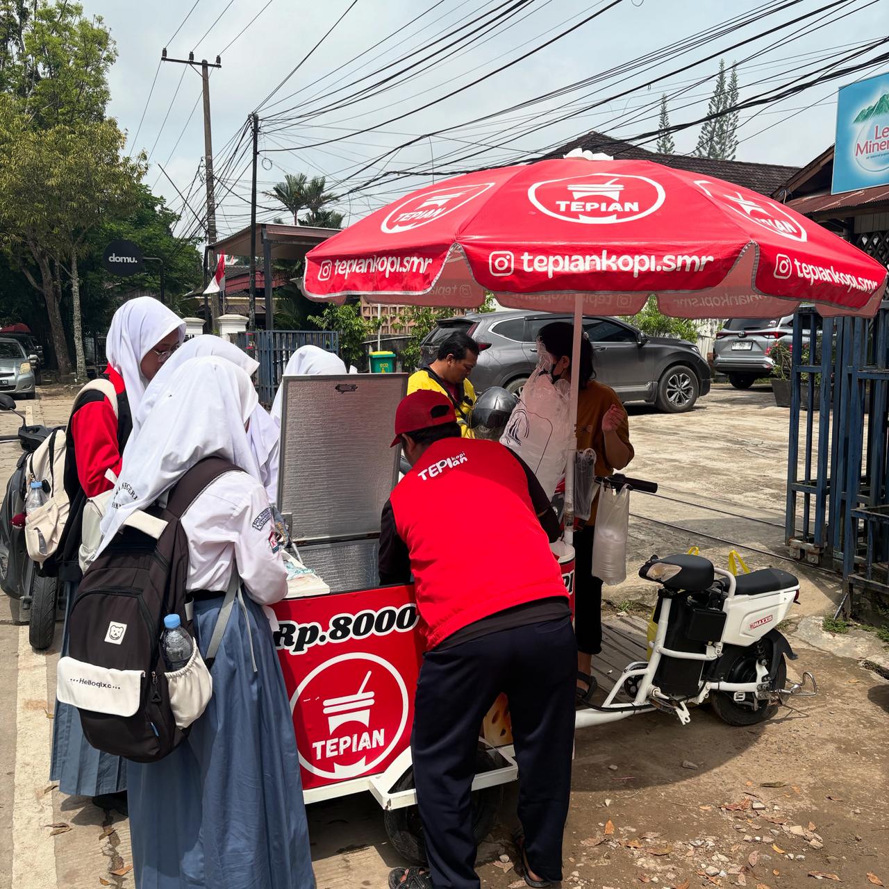 Bisnis kopi gerobak motor makin menunjukkan eksistensinya dan tak lagi sekadar hype.