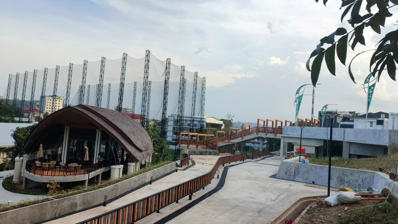 MENUNGGU: Taman Balai Kota Samarinda belum dibuka untuk umum karena masih menunggu serah terima pengelolaan.&nbsp;HAFIZ/KP