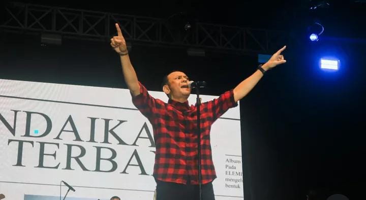 Lucky Widja, vokalis band Element.