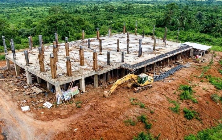 Gedung Rumah Sakit Pratama Bekokong di Kecamatan Jempang, Kutai Barat, yang pembangunannya terseret kasus dugaan korupsi.