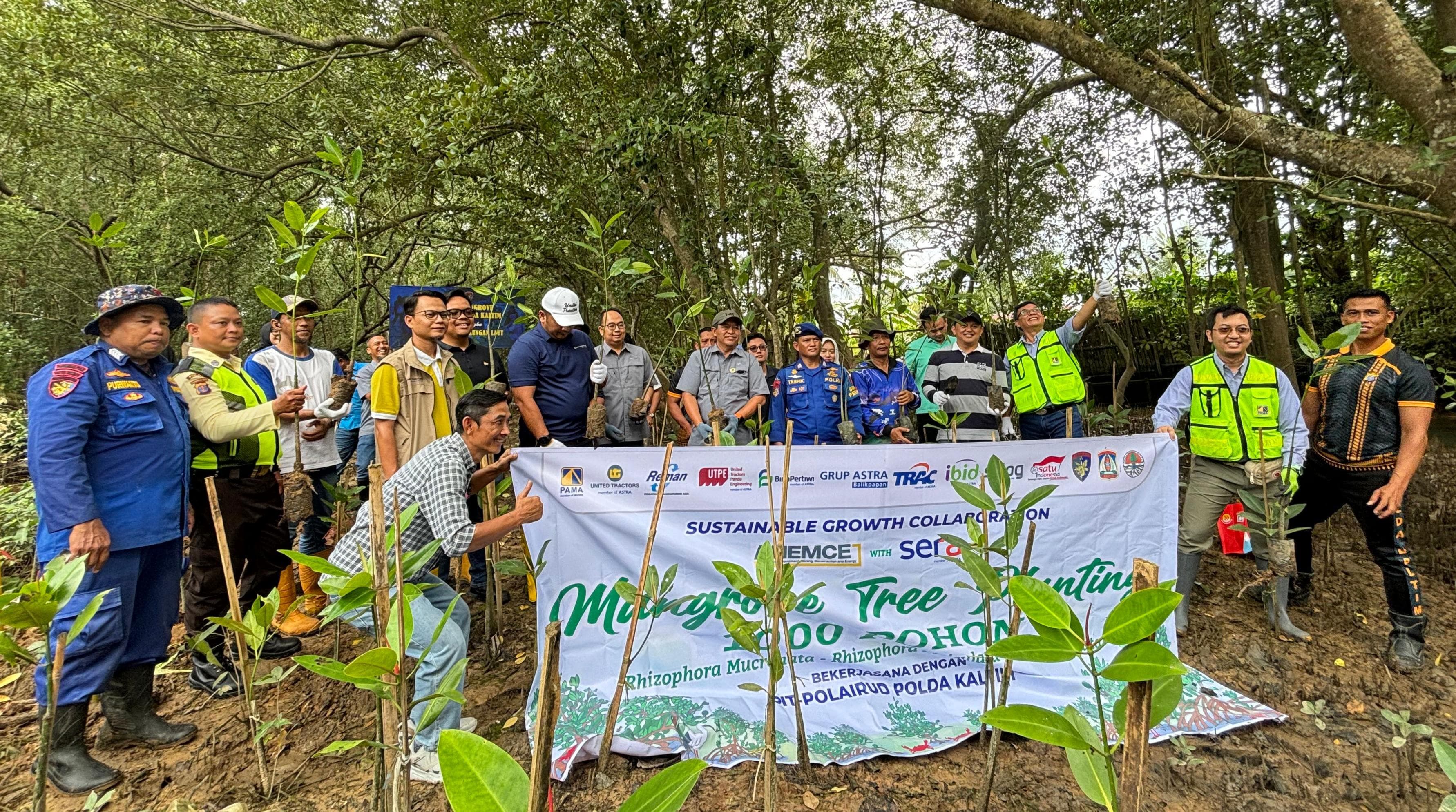 SINERGI: Sinergi PAMA BPOP dalam kegiatan penanaman 1.000 bibit mangrove di kawasan pesisir Balikpapan.