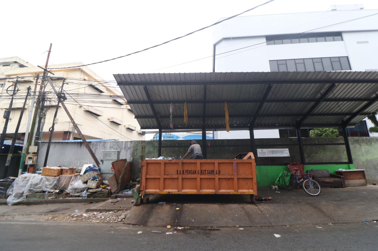 DIRAPIKAN: TPS di sepanjang jalan protokol telah ditiadakan.