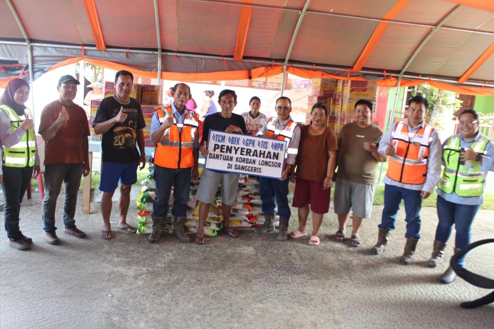 BANTUAN: Manajemen PT ITM menegaskan komitmen mereka untuk hadir dan berperan aktif dalam membantu masyarakat di wilayah sekitar operasional perusahaan.