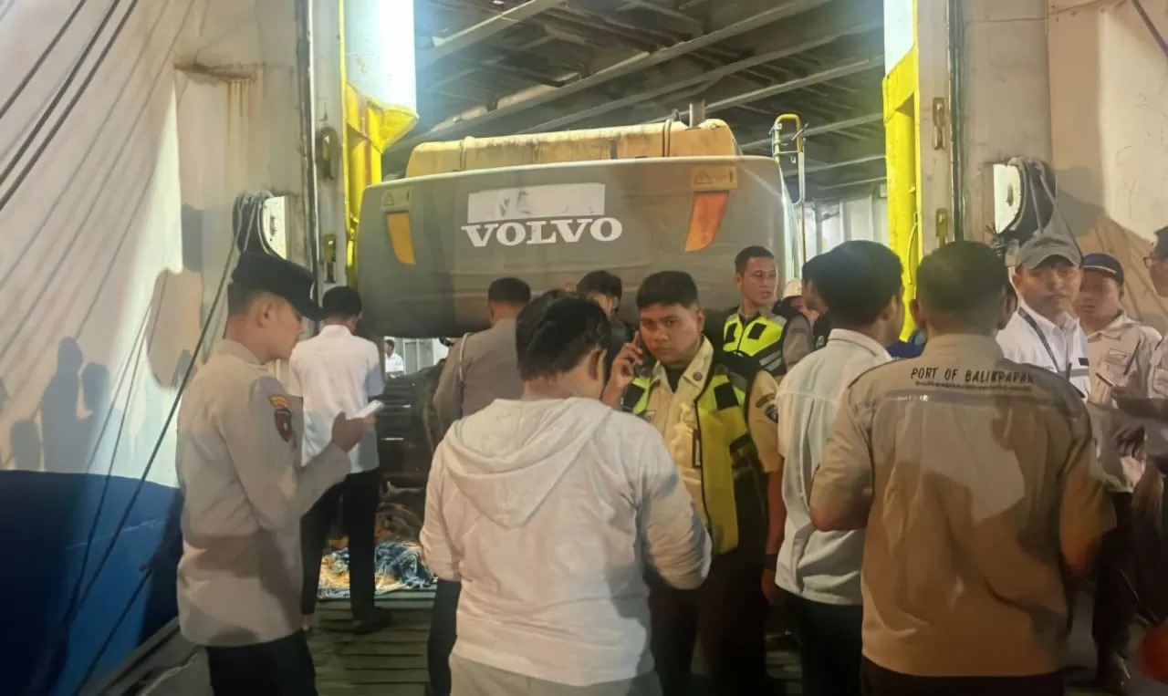 KECELAKAAN DI KAPAL: Lokasi kecelakaan dimana ABK kapal KM Madani Nusantara tewas tergencet eksavator.