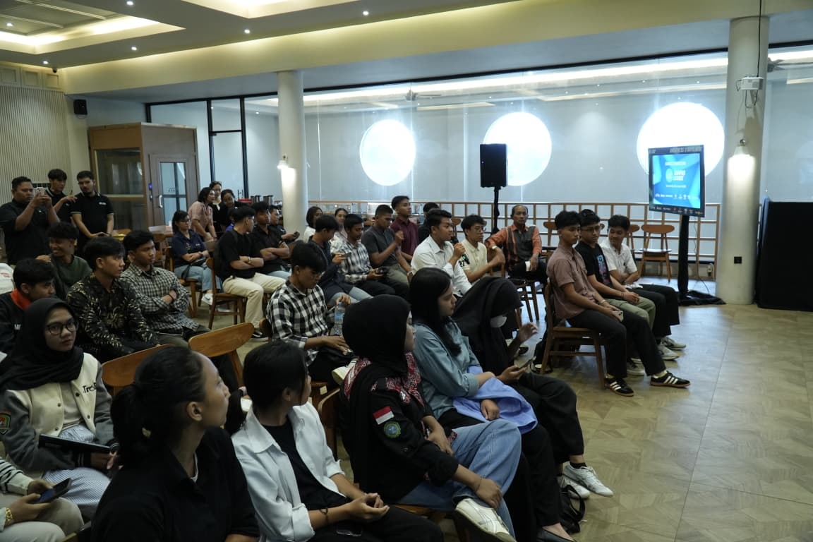 Tingginya antusias mahasiswa di Campus Connection.