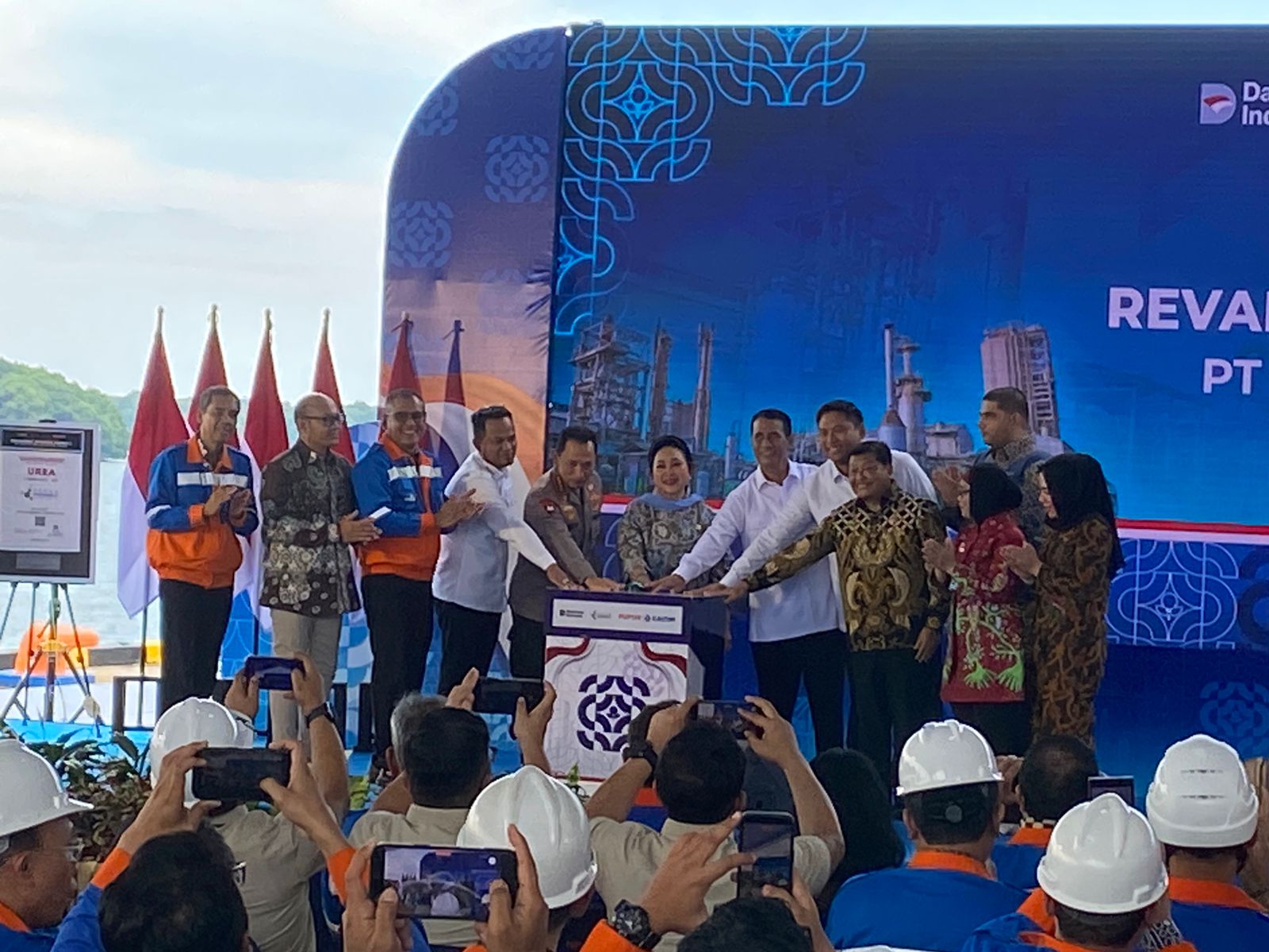 LAUNCHING Pupuk Kaltim meresmikan revamping Pabrik Amoniak Kaltim 2 pasca pengoperasianalan perdana pada 1984 silam.  (ADIEL KUNDHARA/KP)