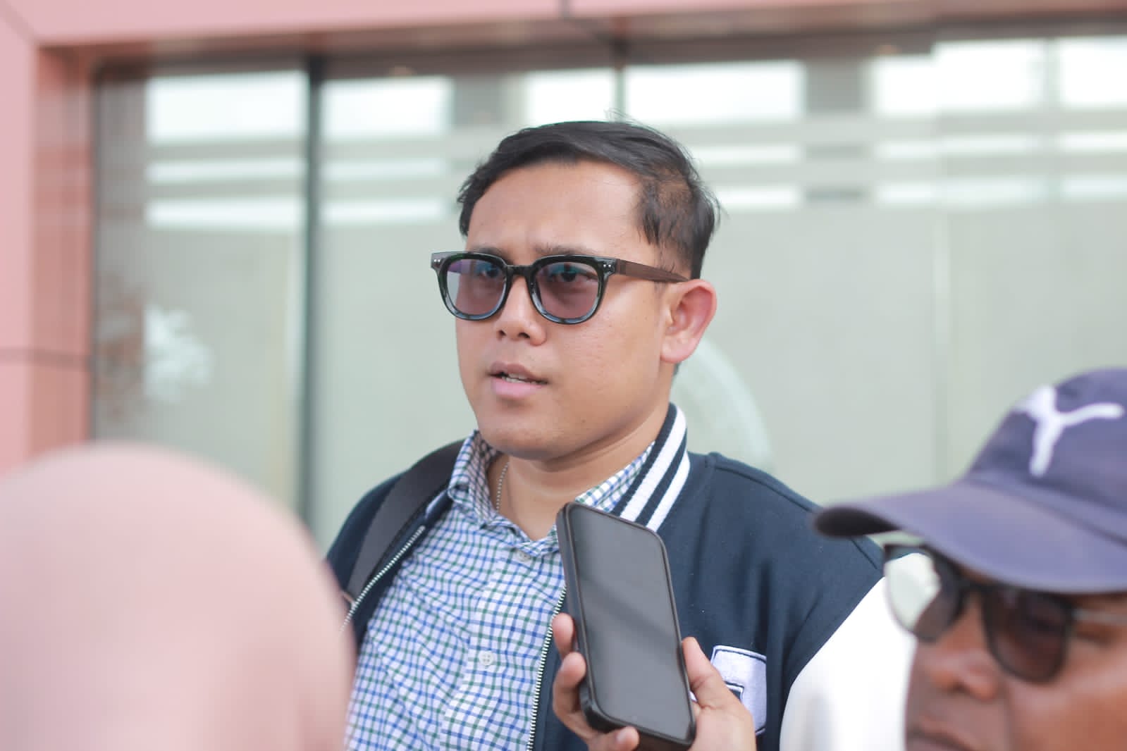 R Darmatyas Sutomo.