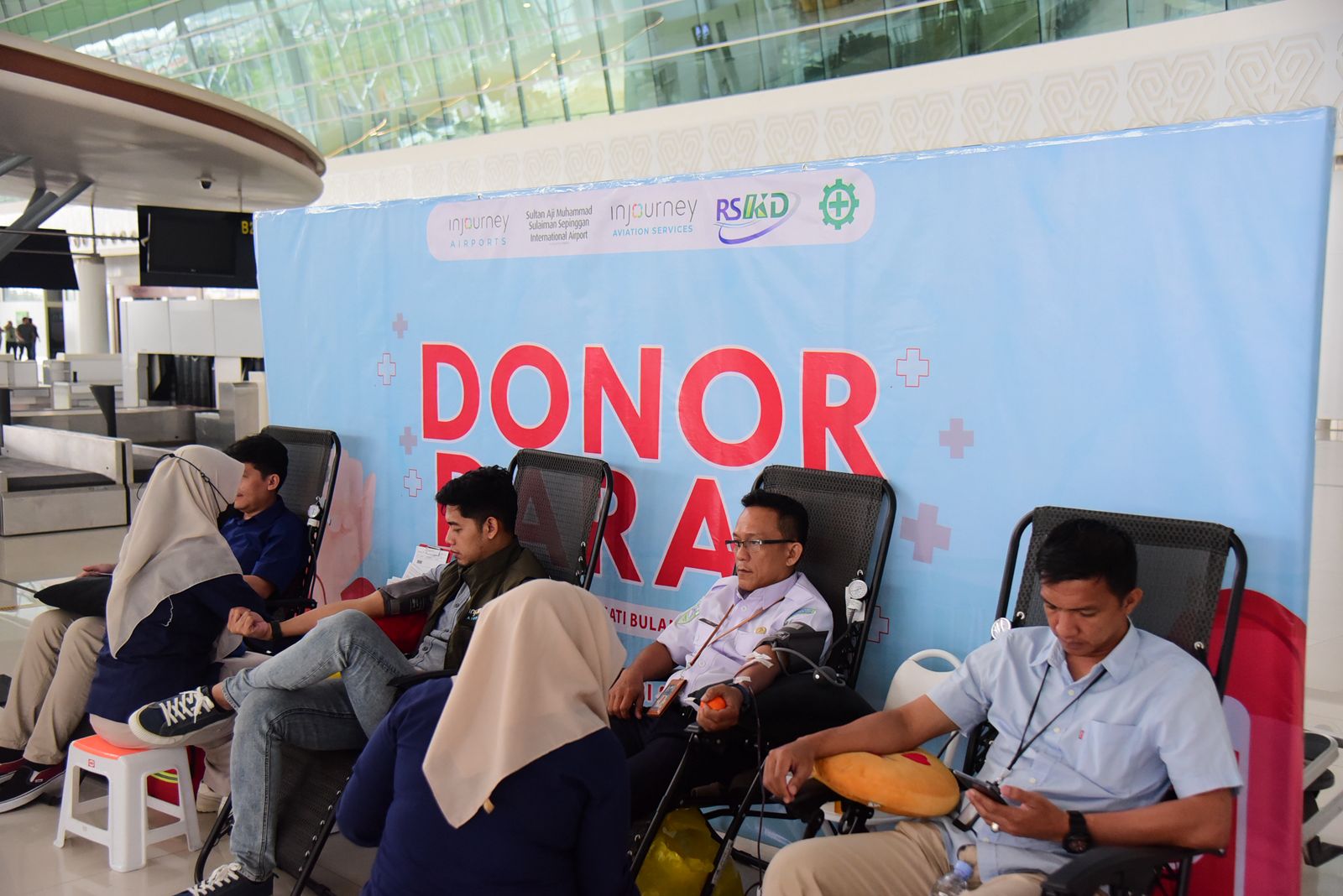 Donor darah di Bandara SAMS Sepinggan Balikpapan.