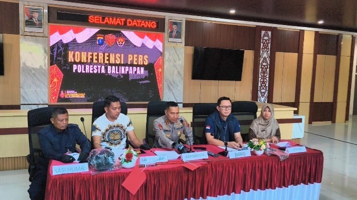 EDUKASI: Kapolresta Balikpapan mengumpulkan para orangtua dan lurah untuk meredam dan memberi edukasi terkait perselisihan antar kelompok remaja.