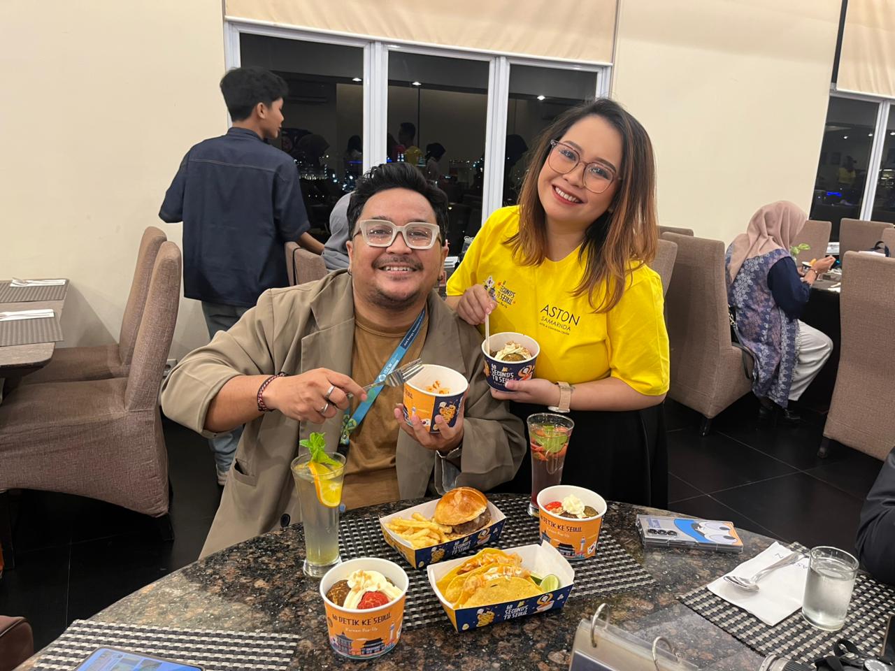 Aneka hidangan khas street food Korea disajikan dalam program pop-up kuliner bertajuk 60 Seconds to Seoul di Aston Hotel Samarinda.