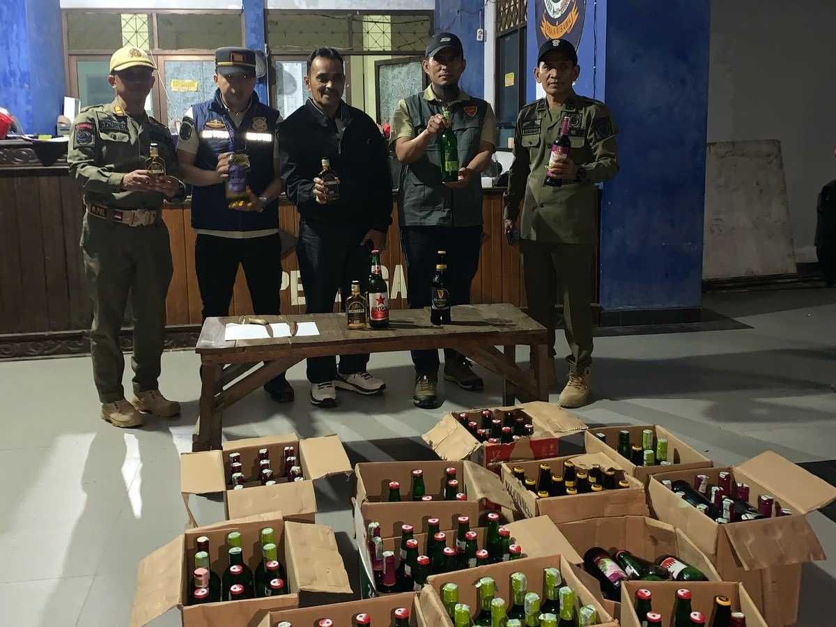 RAZIA: Pemerintah daerah bersama penegak hukum sering kali merazia hiburan malam dan peredaran miras di PPU, namun berpotensi menjadi PAD yang lumayan besar.