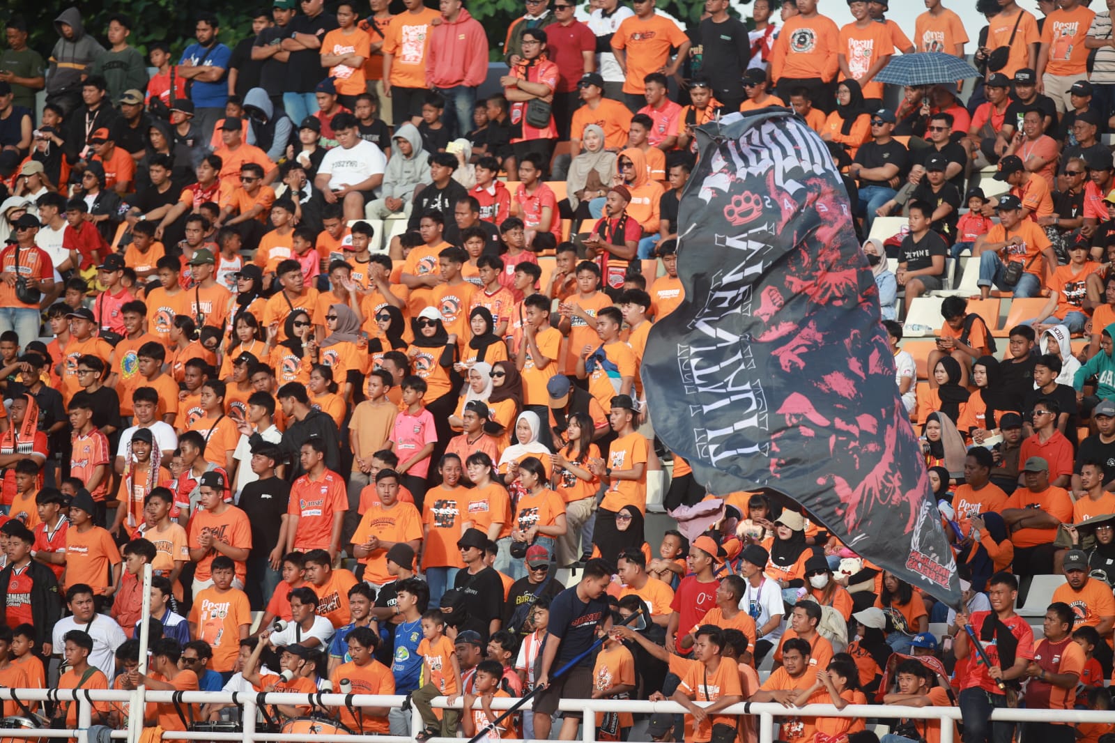 WAJIB HADIR: Pusamania menginstruksikan agar seluruh anggota hadir ke Segiri untuk mendukung perjuangan Borneo FC.  (DONI/KP)