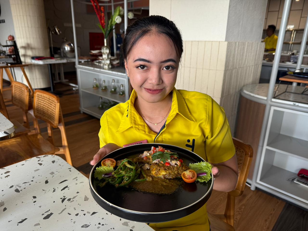 MURAH: Ayam bakar betutu menjadi salah satu menu yang paling banyak diminati tamu Yello Hotel Samarinda.