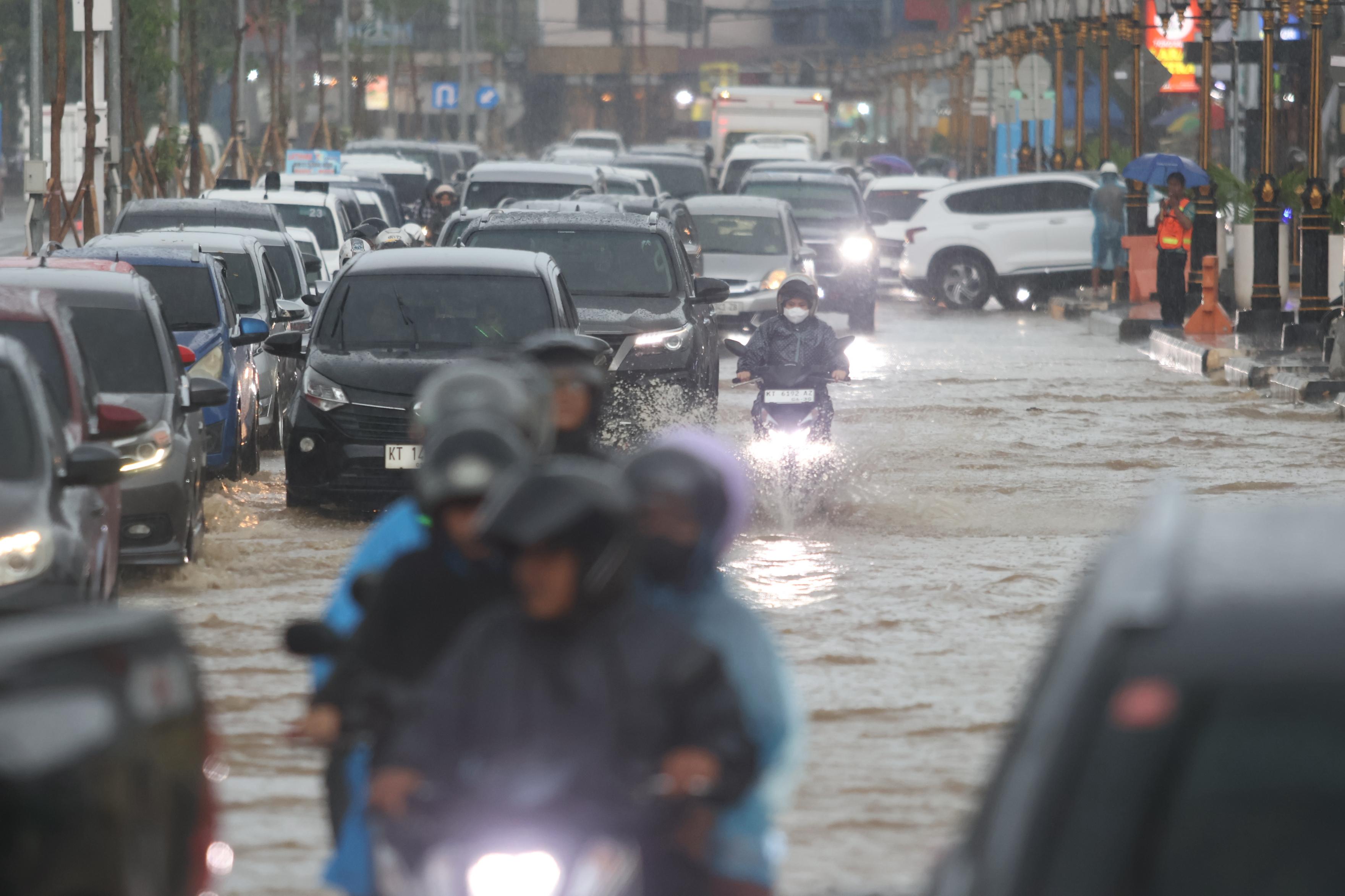 WAJIB DIPERHATIKAN: Waspada banjir rob dan angin kencang di kawasan pesisir Kaltim. ANGGI PRADITHA/KP