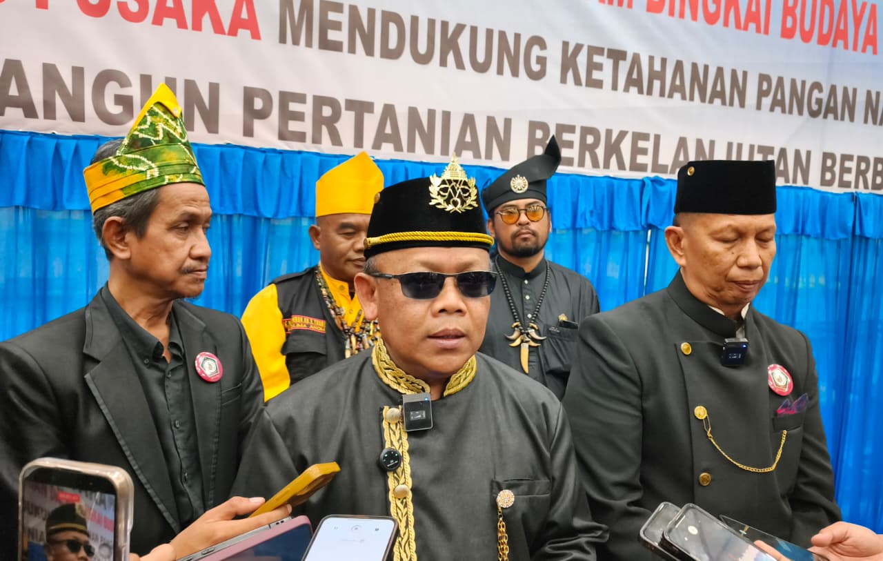 Ketua Umum Dewan Pimpinan Pusat (DPP) Pusaka, Abdunnur (tengah). (HAFIZ/KP)