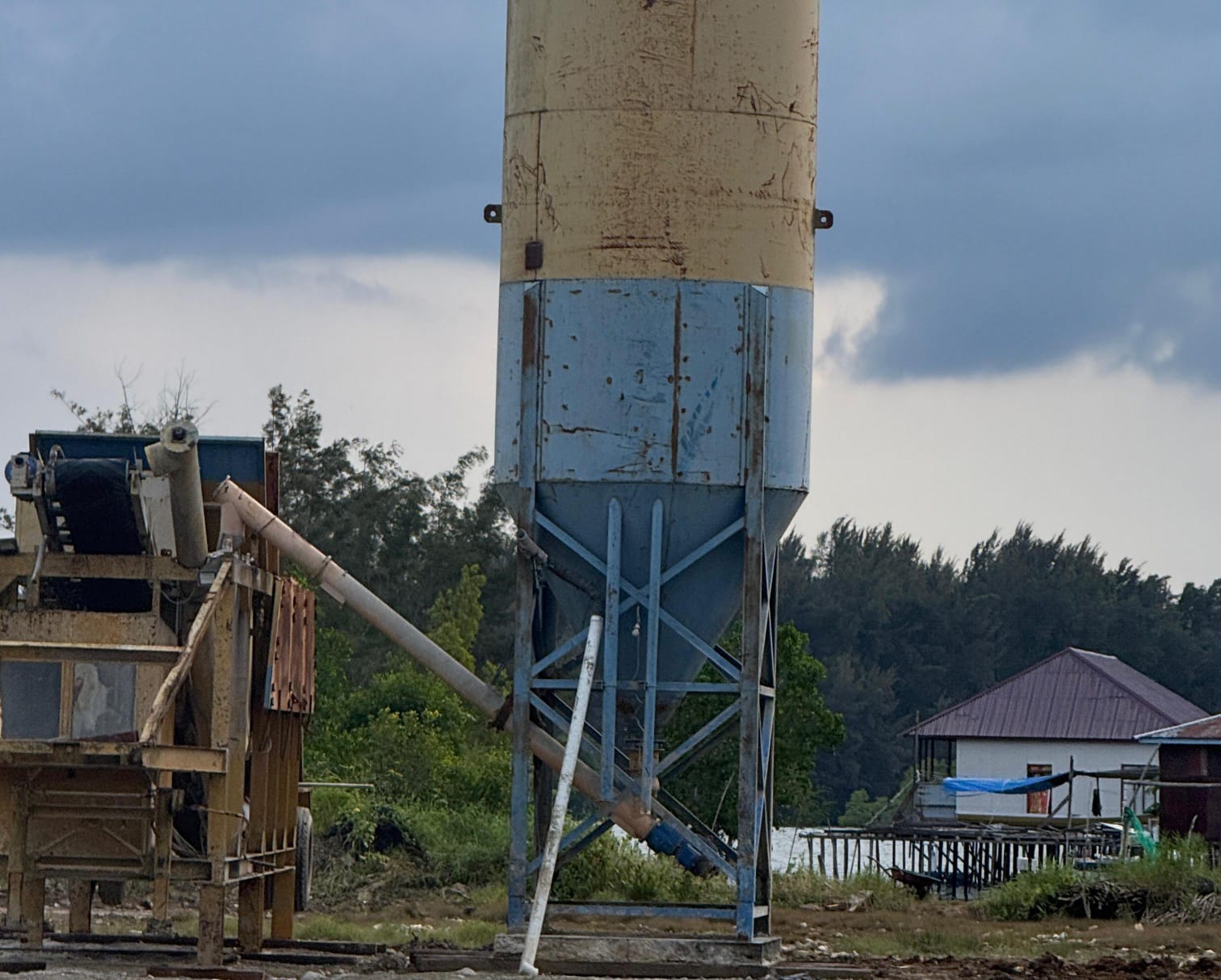SEGERA BERTINDAK: OPD terkait akan berkoordinasi terkait usaha batching plant di Kelurahan Tanjung Laut Indah yang lokasinya dekat dengan permukiman warga.