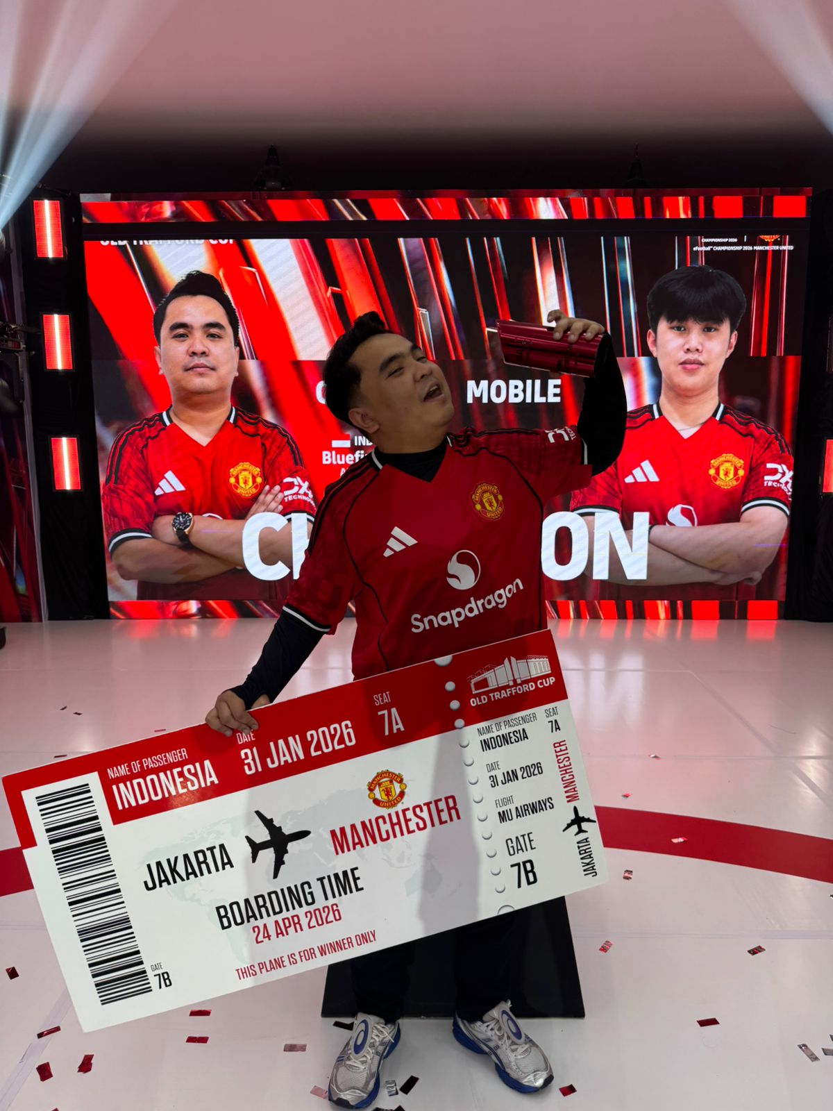 Akbar Paudi berhasil memenangkan hadiah tiket ke Manchester setelah tampil gemilang di Old Trafford Cup.  &nbsp;