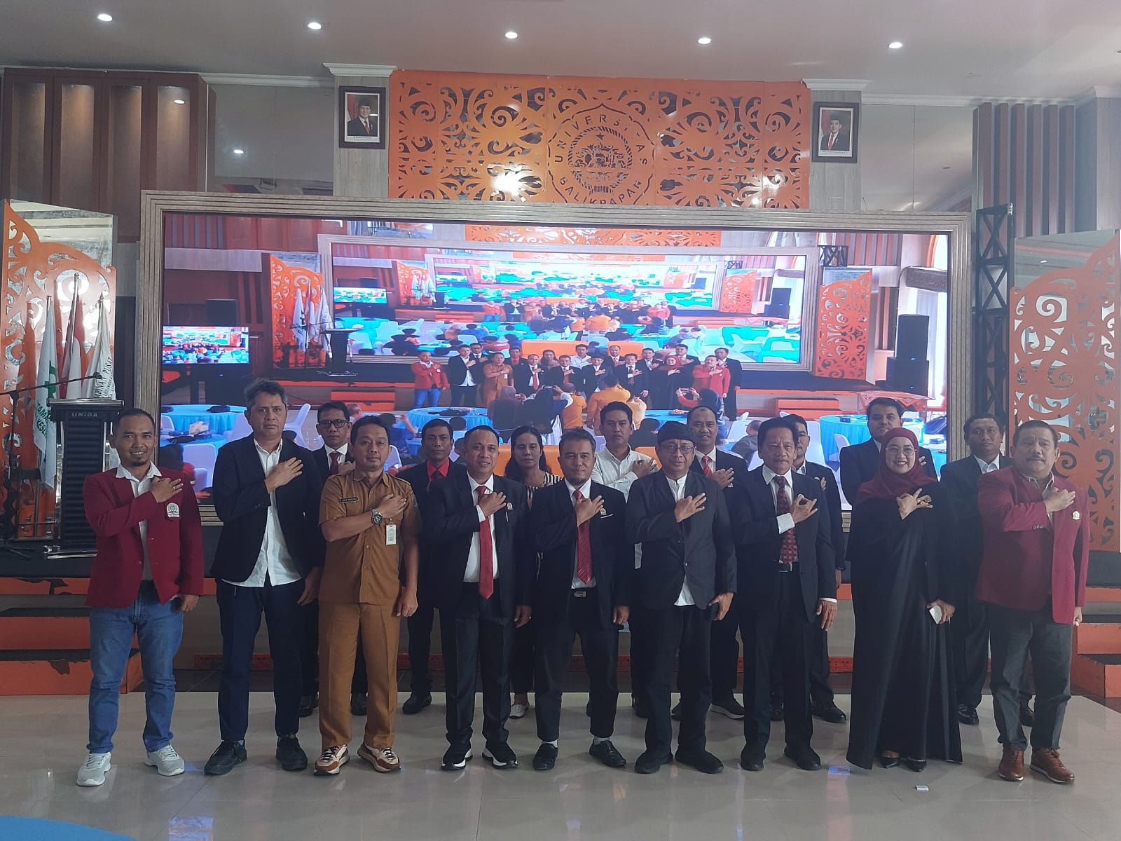 UTAMAKAN SELAMAT: Pengukuhan DPW PPJK3 RUI Kalimantan Timur yang berlangsung di Uniba, Senin (2/2). Siap bersinergi dengan Disnakertrans Kaltim untuk memastikan standardisasi riksa uji K3.