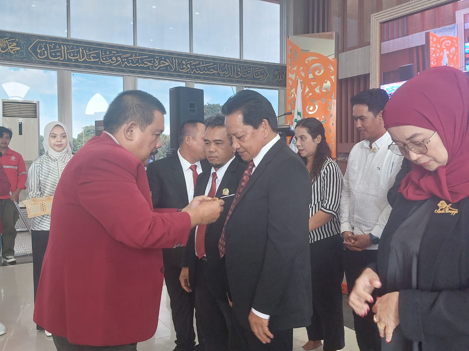 Ketua Umum DPP PPJK3 RUI Desiran Sembiring mengukuhkan pengurus DPW PPJK3 RUI Kalimantan Timur, Senin (2/2/2026).