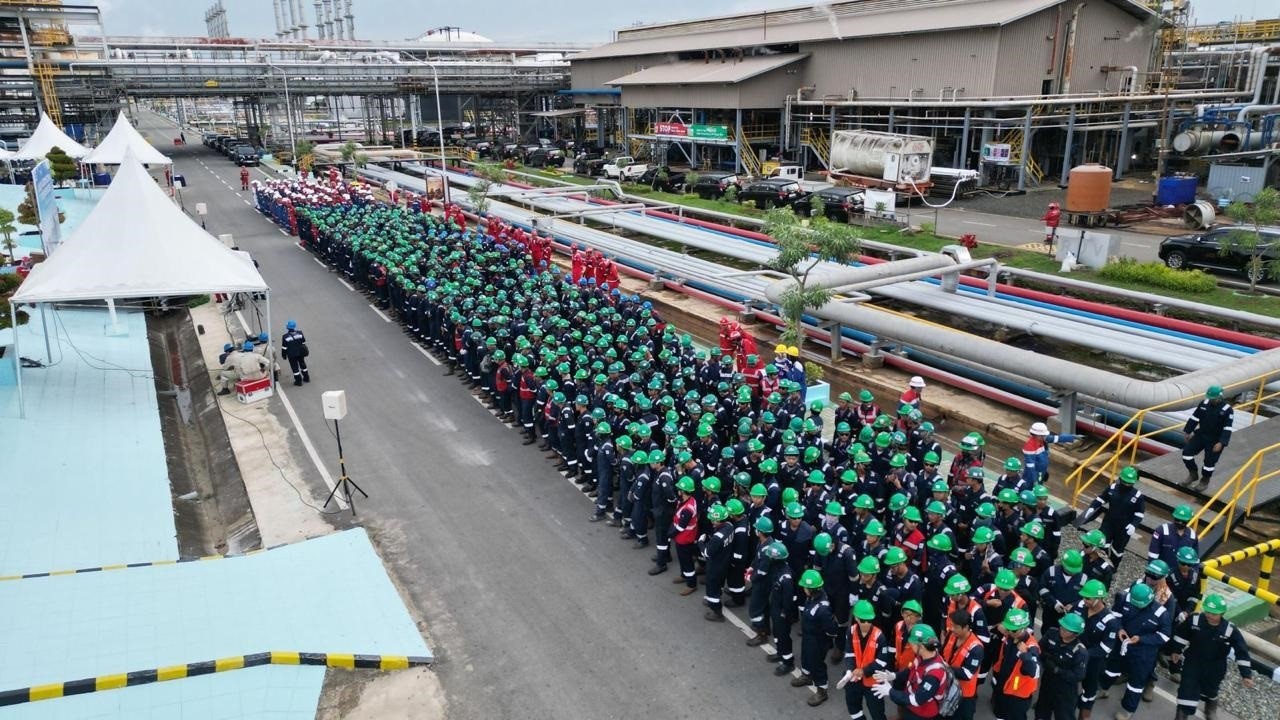 UTAMAKAN SELAMAT: Grand Tool Box Meeting menjadi sarana strategis untuk memperkuat pesan keselamatan serta menyelaraskan pemahaman risiko kerja.