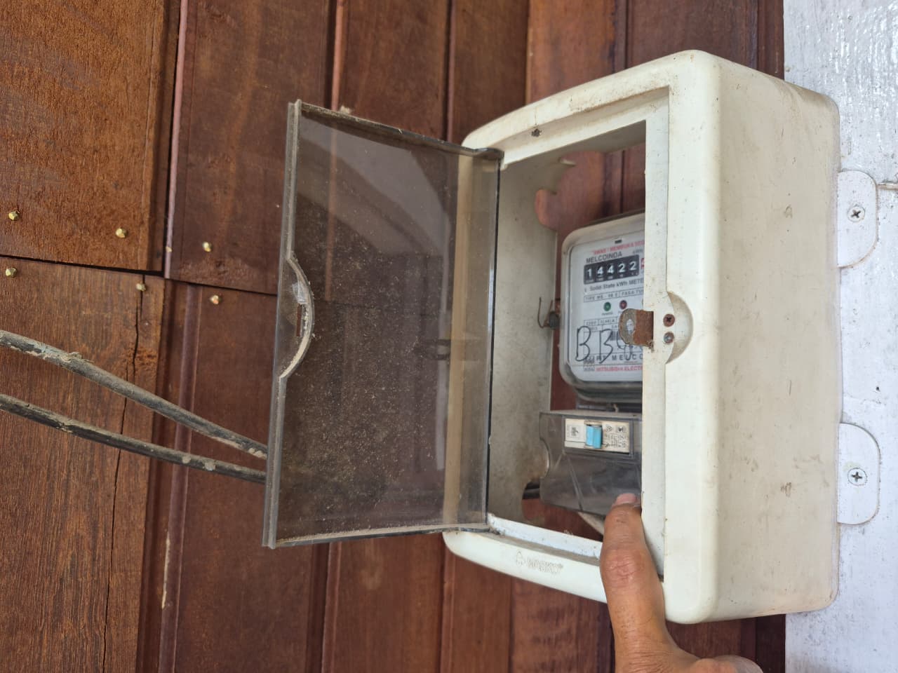 TARIF: Inflasi pada kelompok perumahan, air, listrik dan bahan bakar rumah tangga yakni 10,06 dengan kenaikan tarif listrik sebagai pengaruh utama.