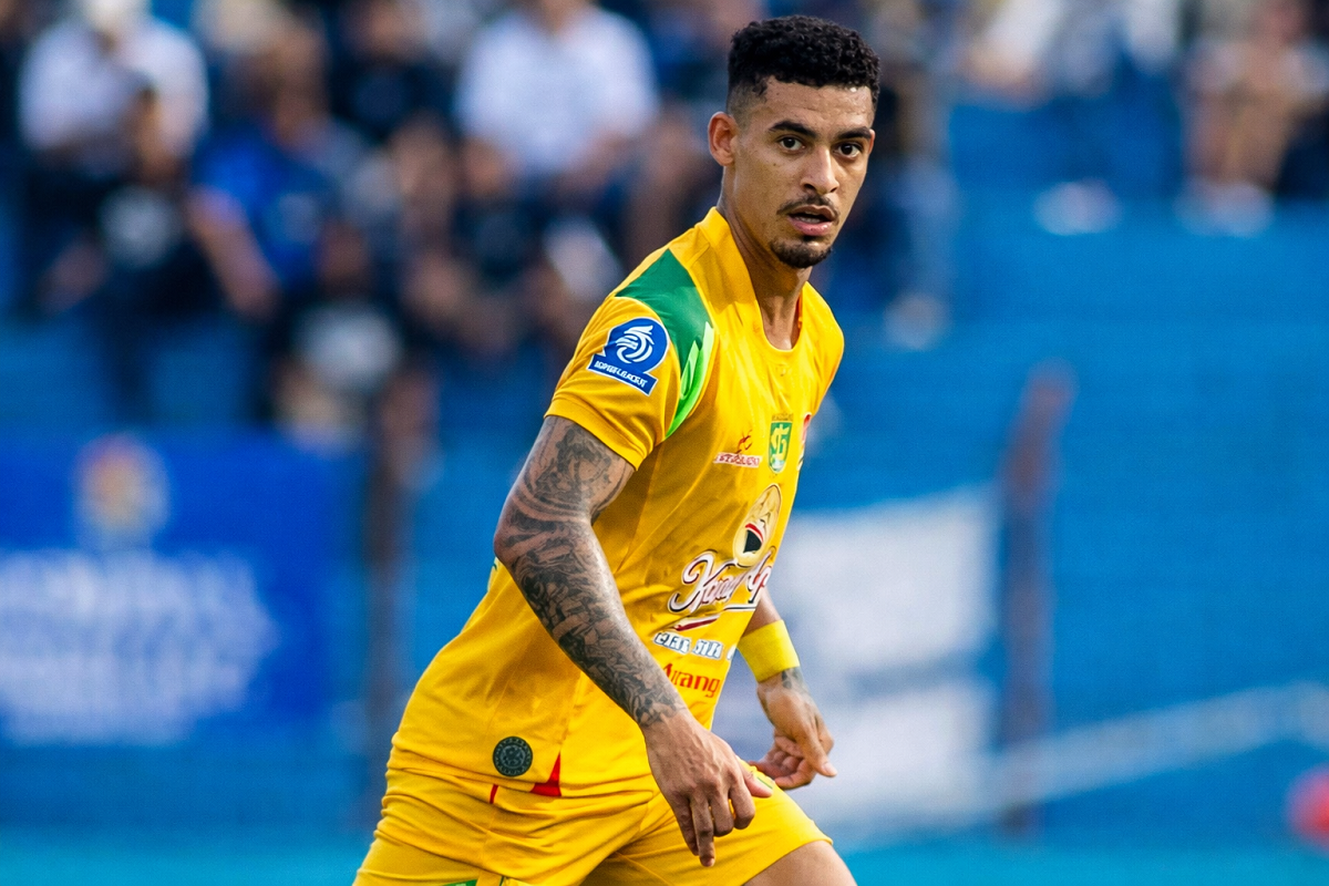 Jefferson Silva terkesima dengan dukungan luar biasa Bonek dan Bonita dalam laga kandang perdananya bersama Persebaya Surabaya di Stadion Gelora Bung Tomo.