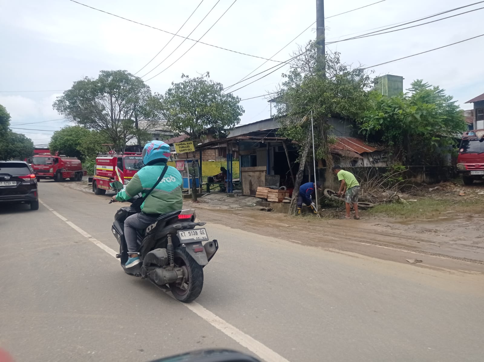 DAPAT KERINGANAN:Pekerja rentan di Kota Bontang memperoleh subsidi pembayaran iuran jaminan kecelakaan kerja dan kematian. FOTO: ADIEL KUNDHARA/KP