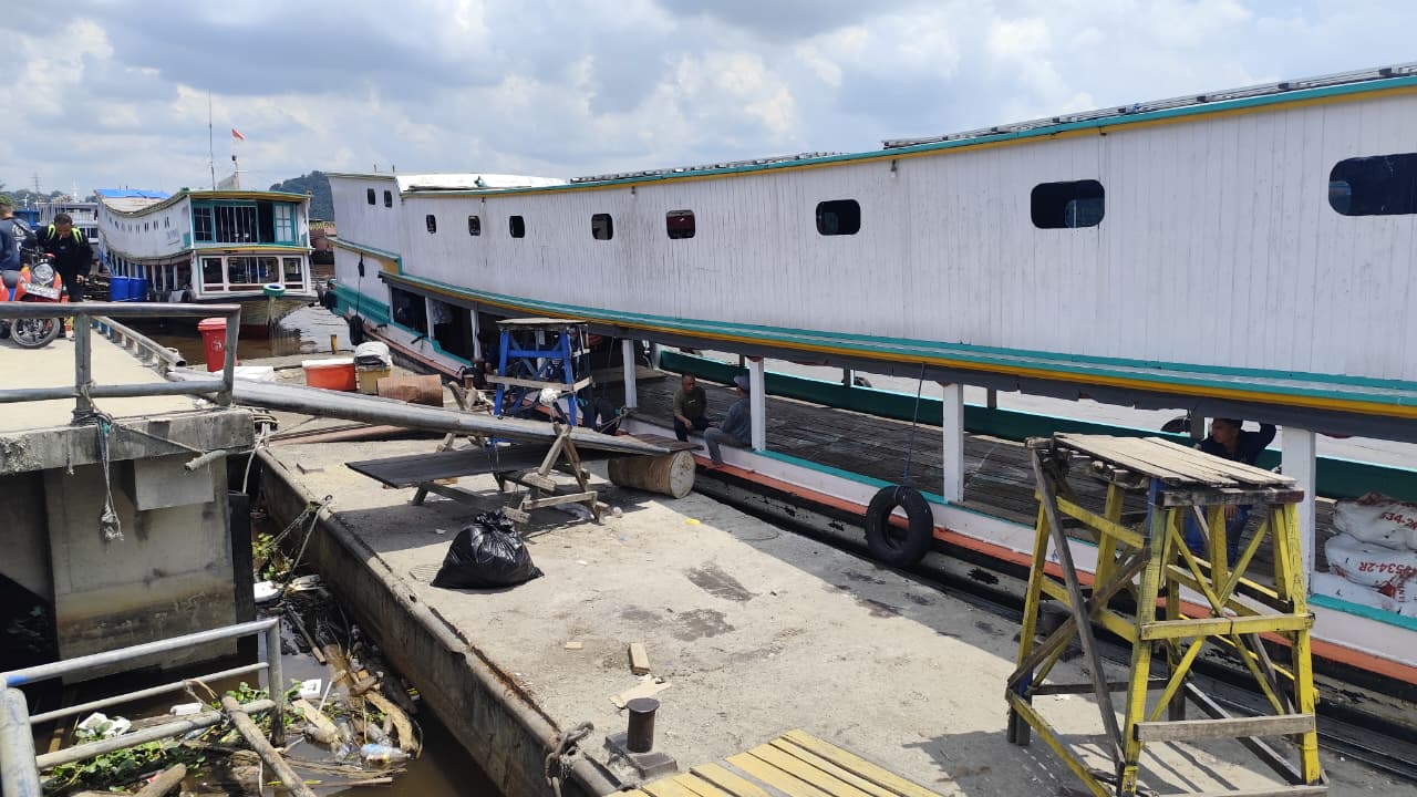 MENGGANTUNG: Nasib puluhan kapal angkutan jurusan Samarinda-Kubar-Mahulu sampai Rabu (4/2) belum jelas, terkait rekomendasi pembelian BBM Subidi.