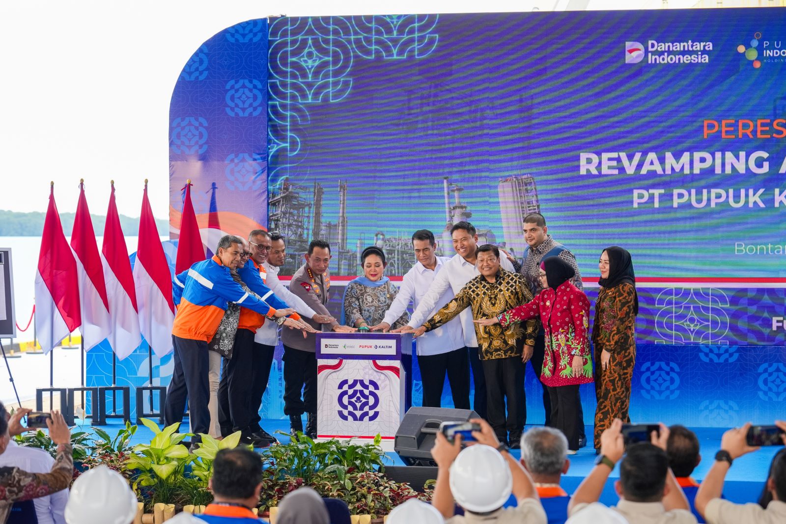 MODERNISASI: Peresmian Revamping Ammonia Pabrik-2 Pupuk Kaltim di Bontang menjadi langkah strategis Pupuk Indonesia Group meningkatkan efisiensi pabrik dan memperkuat keberlanjutan swasembada pangan.