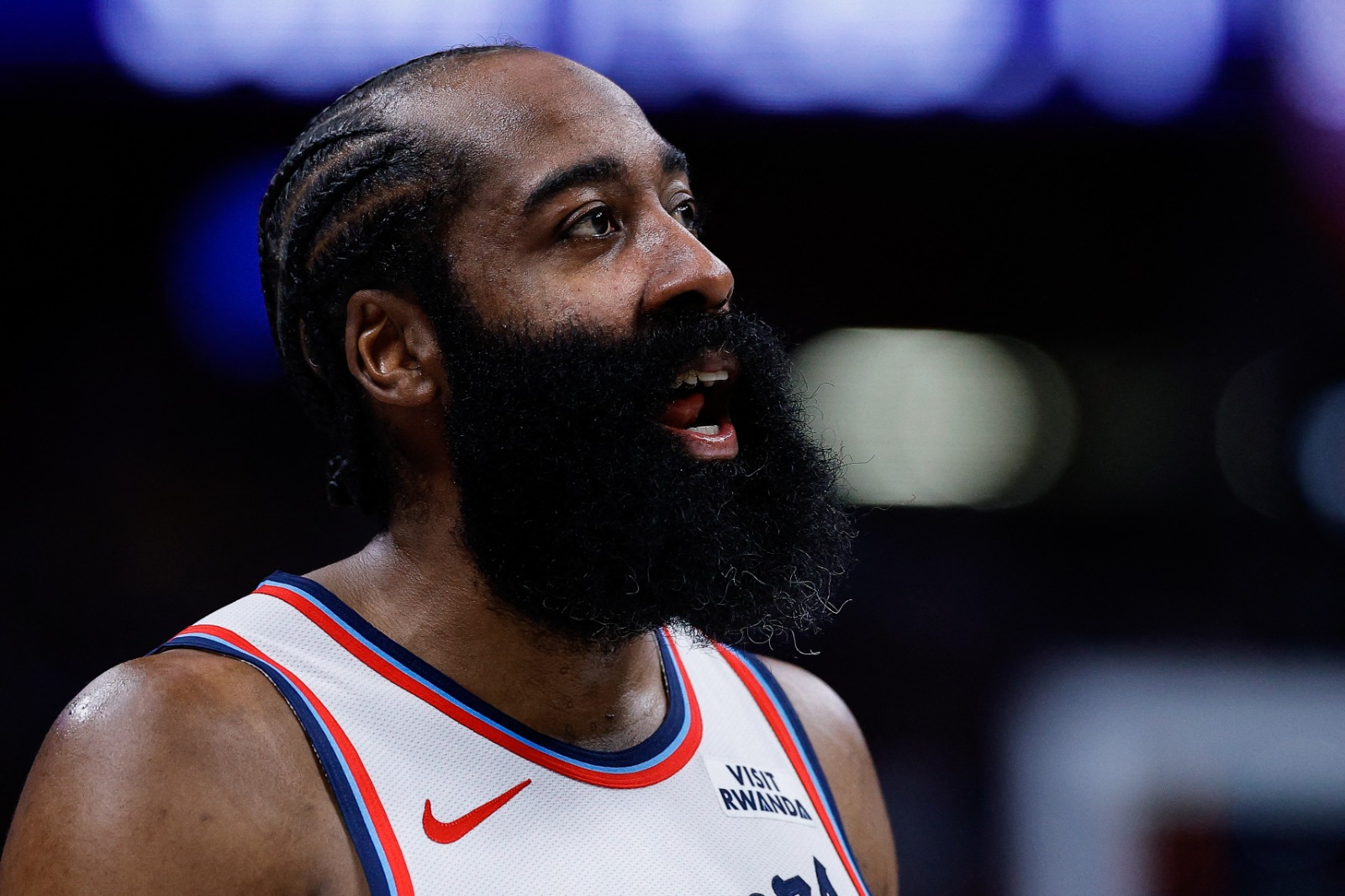 James Harden resmi berseragam Cleveland Cavaliers usai ditukar dengan Darius Garland dan satu pick putaran kedua NBA Draft 2026.