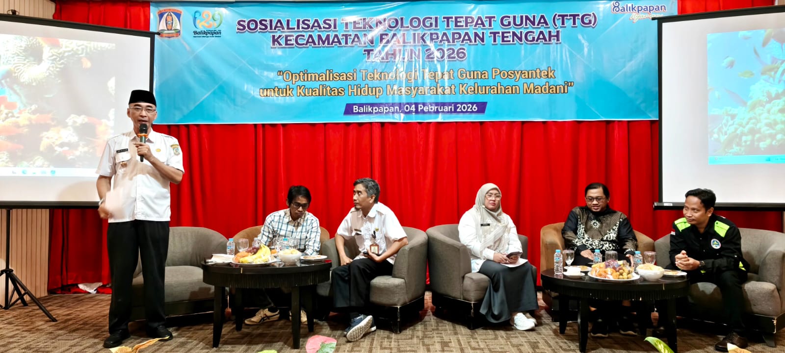 Camat Balikpapan Tengah Ariefdah Aida Kuntjoro (kiri) berharap Posyantek dan TTG dapat menjadi motor penggerak peningkatan kualitas hidup dan lingkungan.  &nbsp;