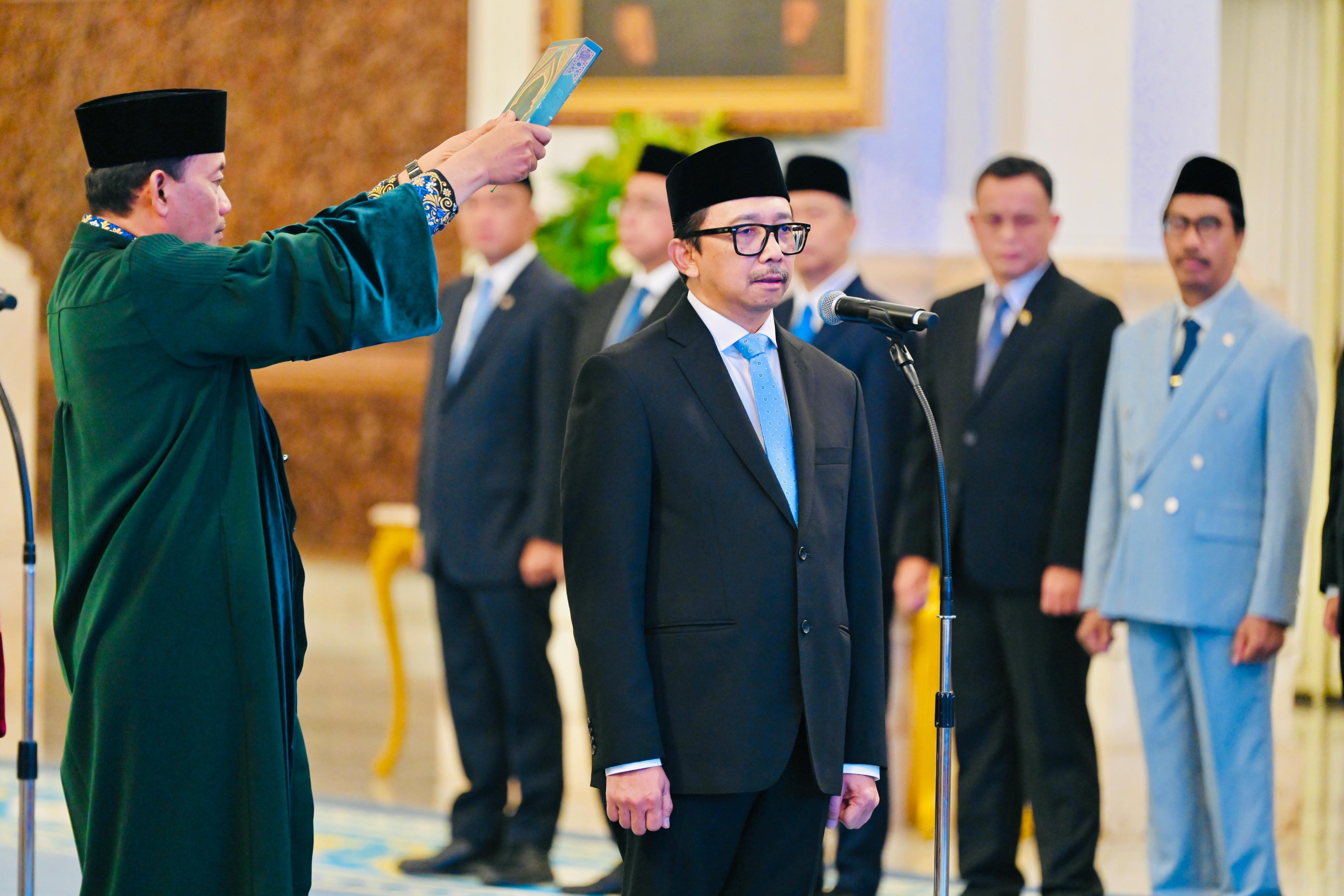 Presiden Prabowo reshuffle Kabinet Merah Putih. Momen Juda Agung dilantik sebagai Wamenkeu, Kamis (5/2/2026).