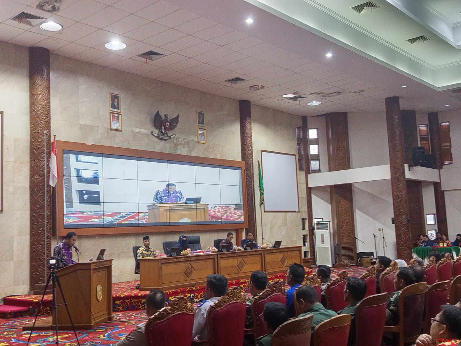 Bupati Kutai Barat Frederick Edwin membuka sosialisasi perizinan penataan lalu lintas dan alur Sungai Mahakam di Gedung ATJ, Sendawar, Kamis (5/2/2026).