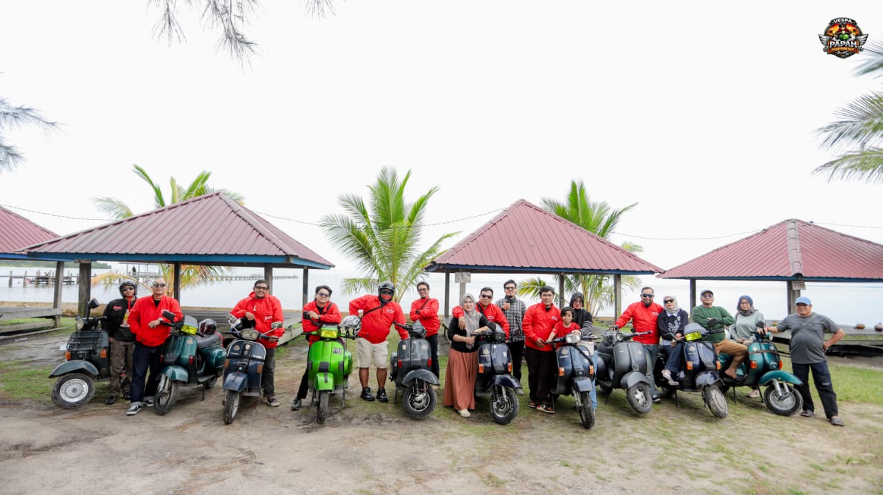 Komunitas touring THE PAPAH gelar kegiatan santai mengunjungi Pantai Muara Badak.