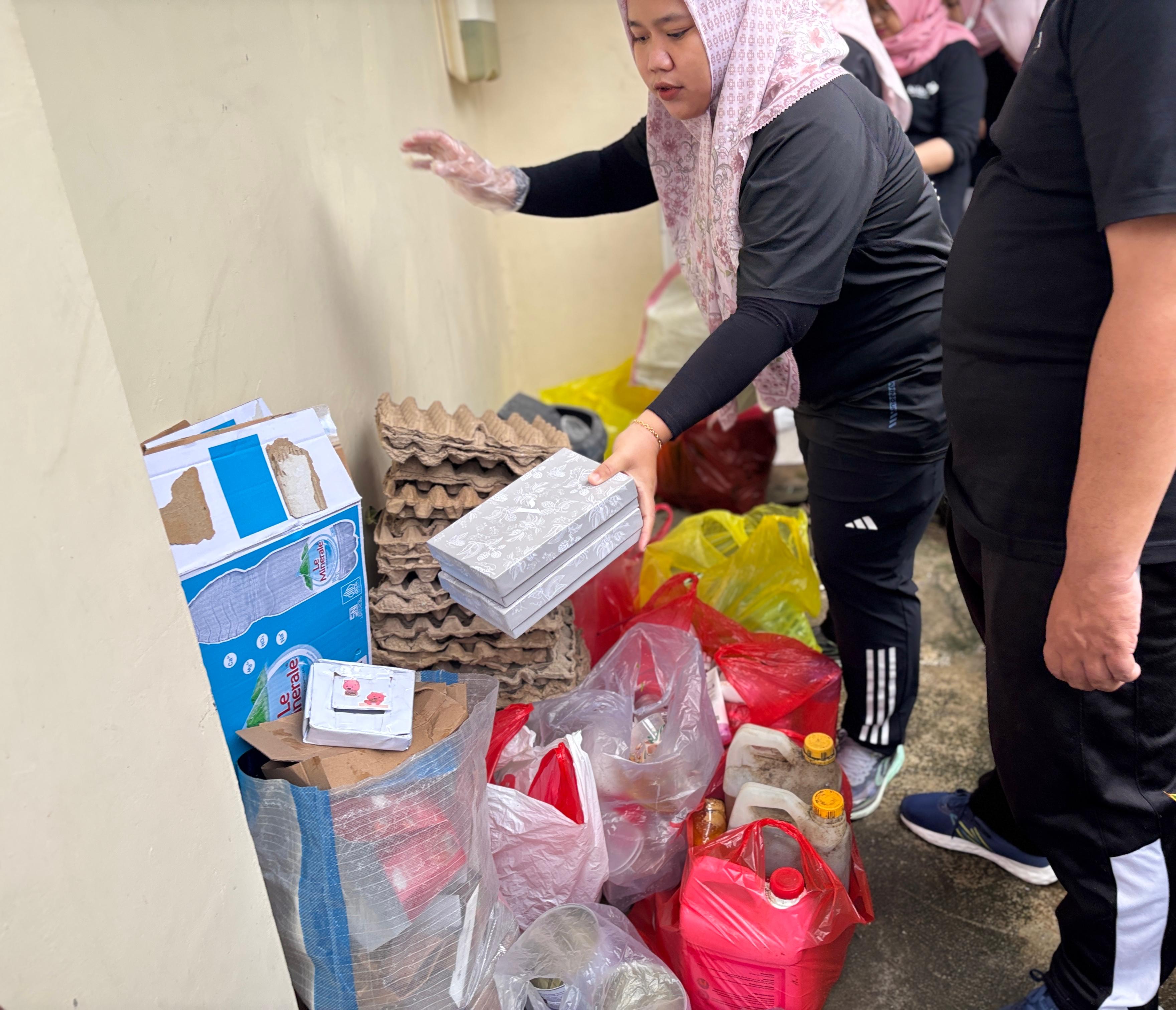 Perwakilan BKKBN Provinsi Kaltim melaksanakan Gerakan Indonesia ASRI.