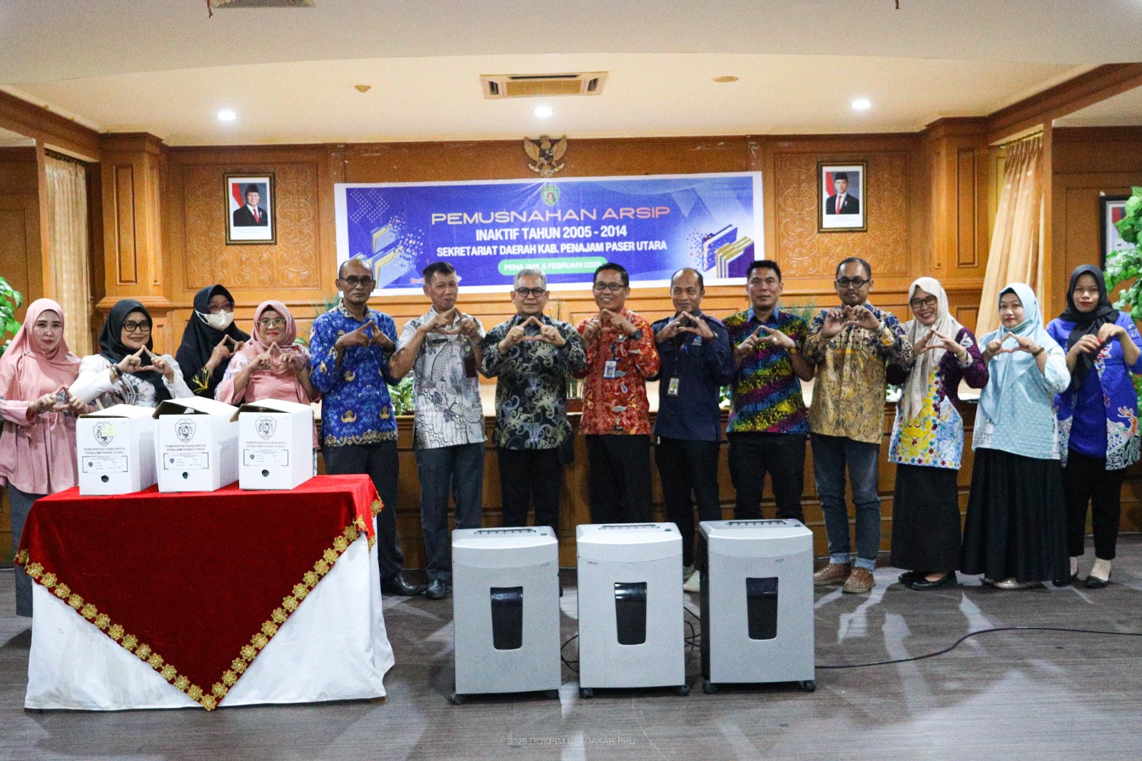 DIMUSNAHKAN: Arsip yang telah habis masa simpannya wajib dimusnahkan melalui proses penilaian sesuai ketentuan.