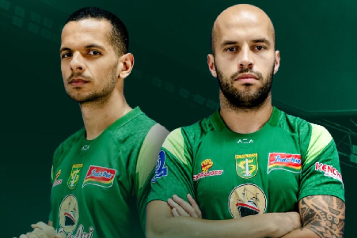 Duet bek tengah Persebaya Surabaya, Leo Lelis dan Risto Mitrevski, menjadi sumber rasa aman tim jelang laga tandang melawan Bali United.